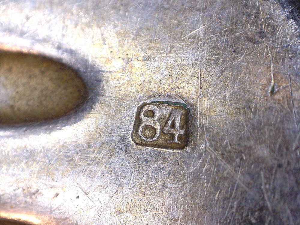 Poinçon numéro 1 de métal argenté de 80 gr à 84 gr