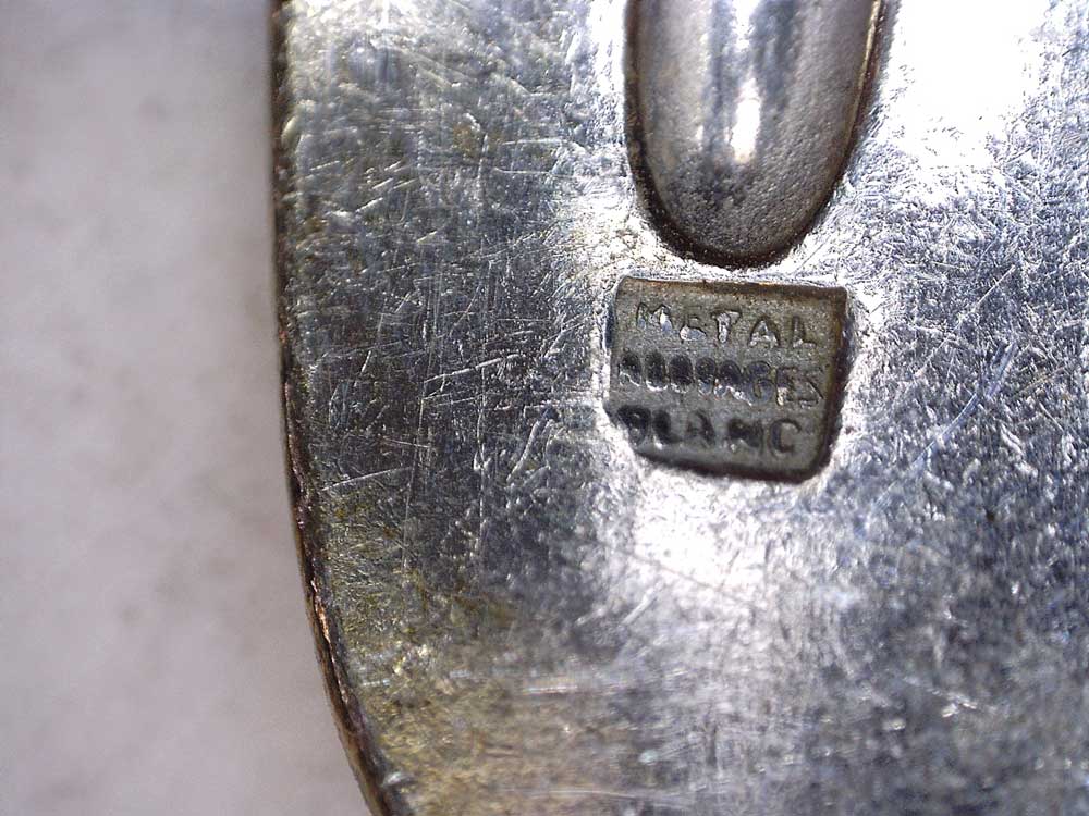 Poinçon métal argenté marque Alfenide 3