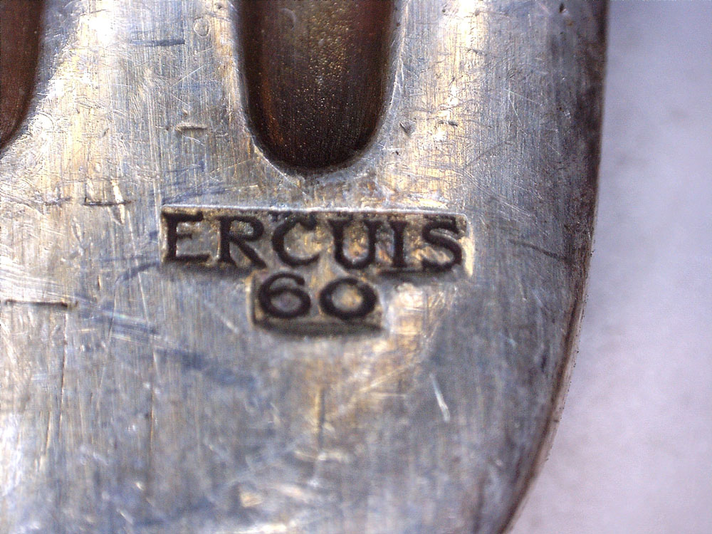 Poinçon métal argenté marque Ercuis 4